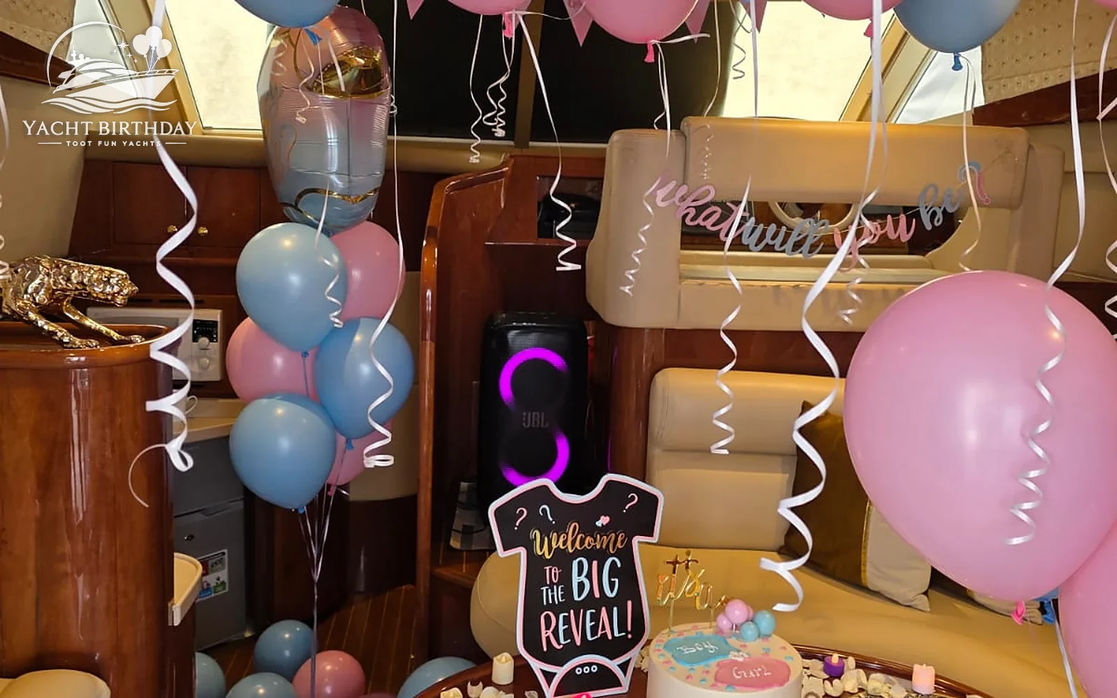 Blue pink balloons party yacht dubai