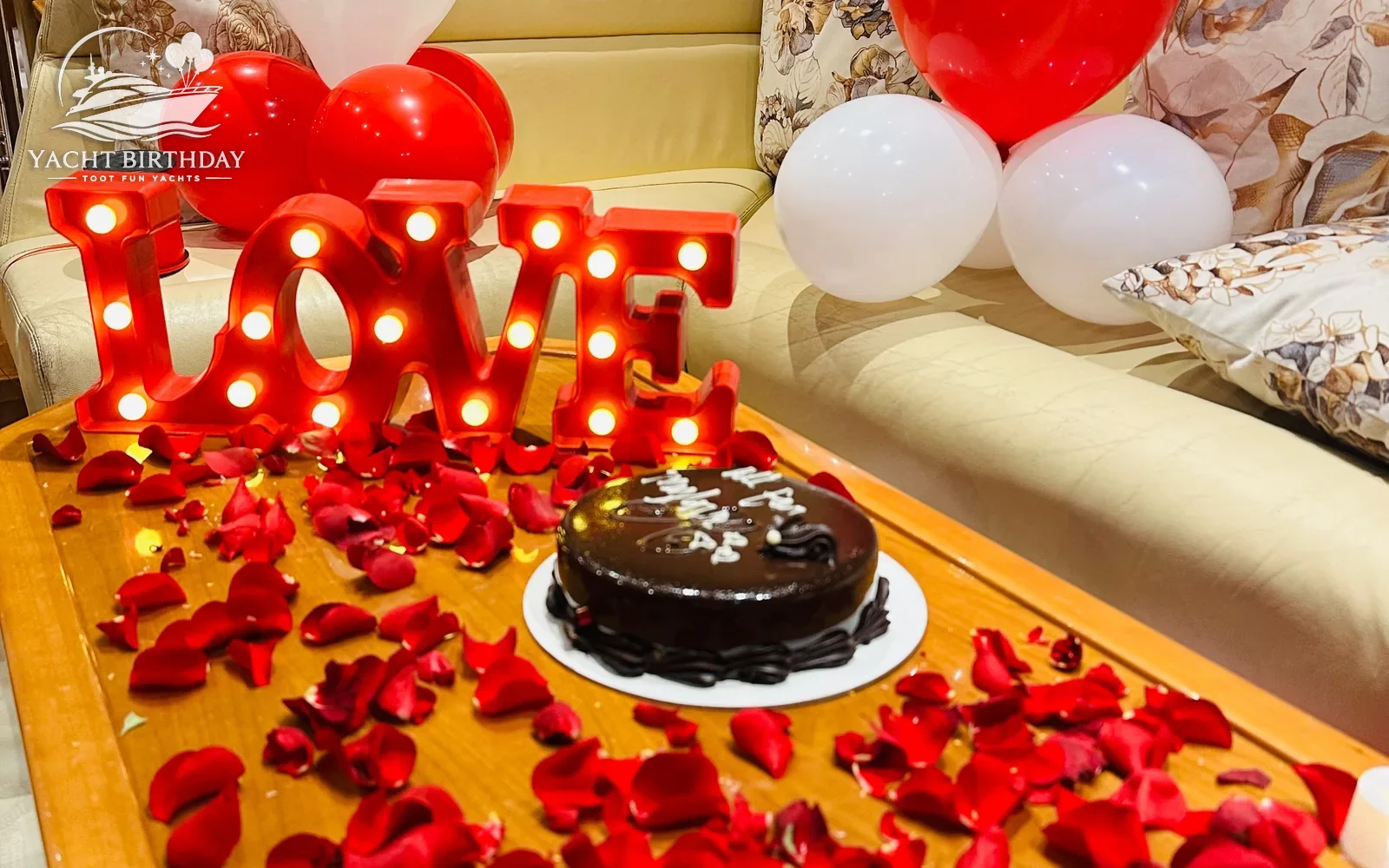 Love letters cake yacht table