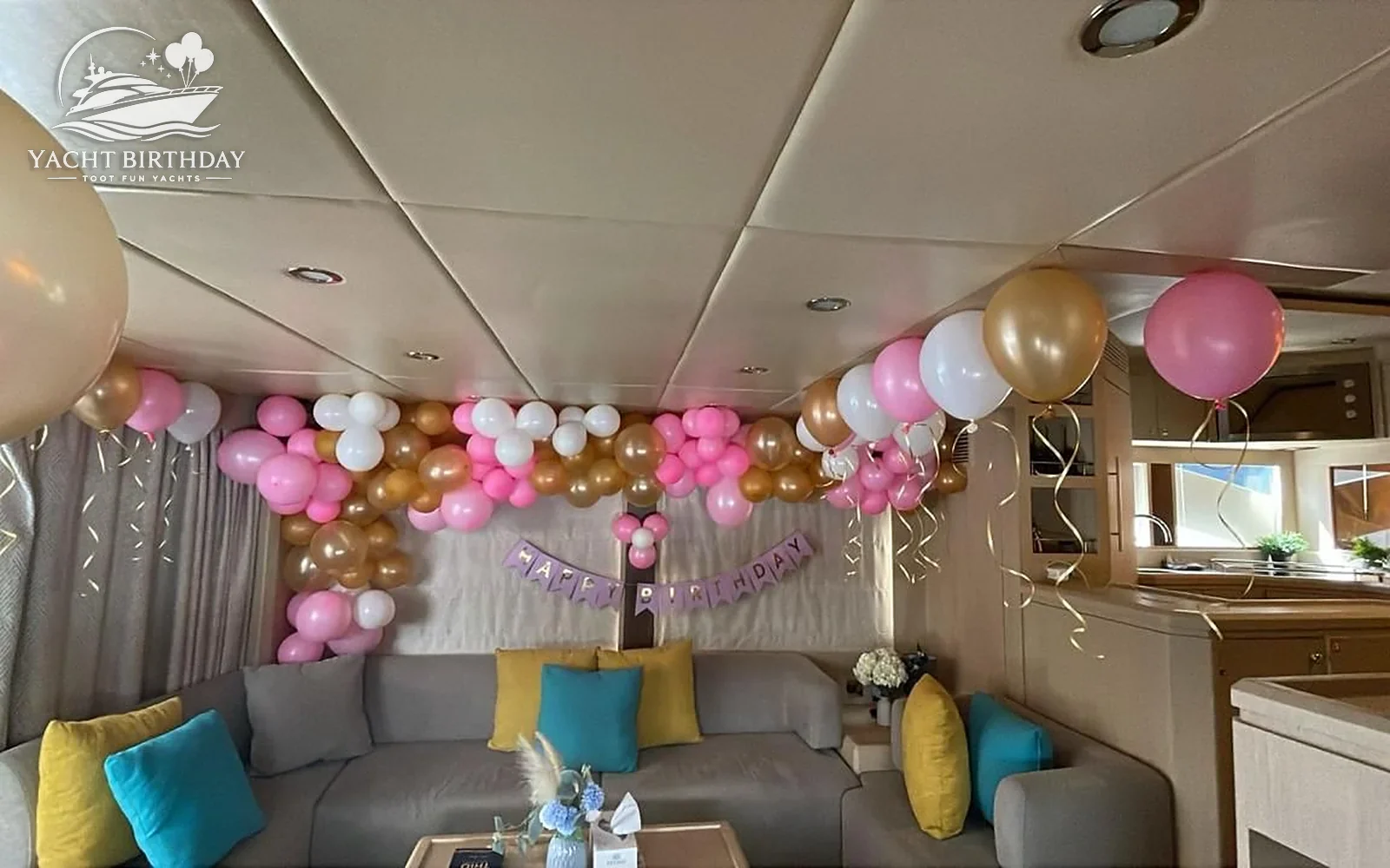 Pink balloon yacht lounge dubai
